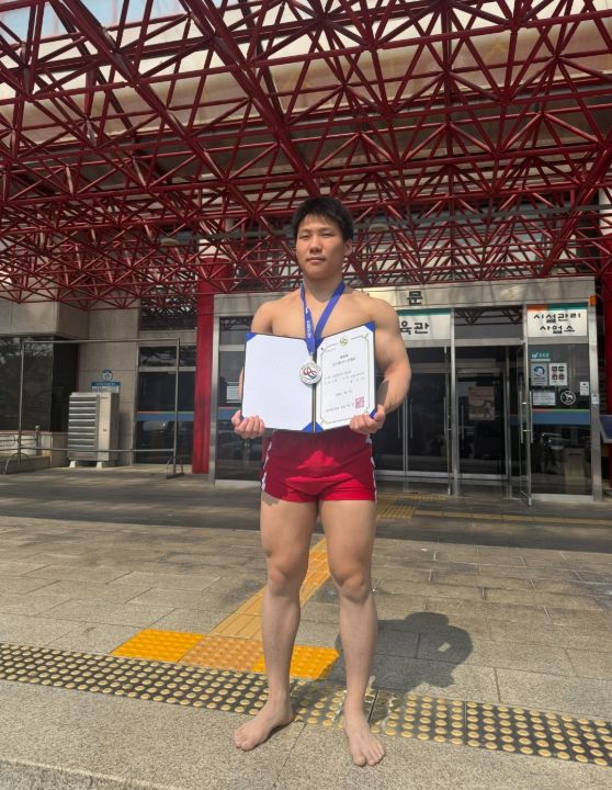 철성고 3학년 강기민, 전국씨름선수권대회 은메달 획득