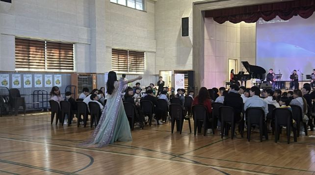 연천군, 초성초서 '찾아가는 스크린 콘서트' 성료...학생·교사 높은 호응