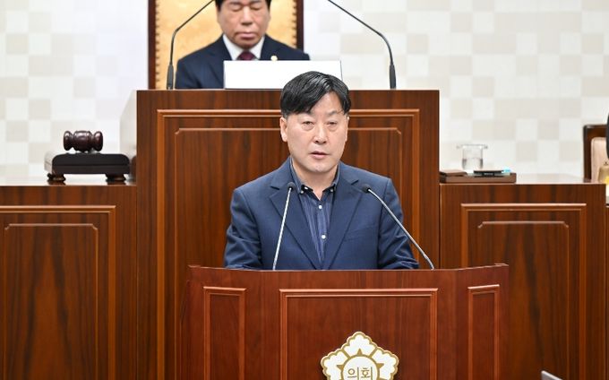 해운대구의회 서창우 의원이 제293회 임시회 본회의에서 5분 자유발언을 하고 있다.