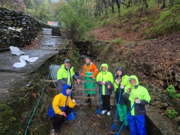부산 북구 만덕2동 호우 대비 토사유실 방지망 환경정비 실시