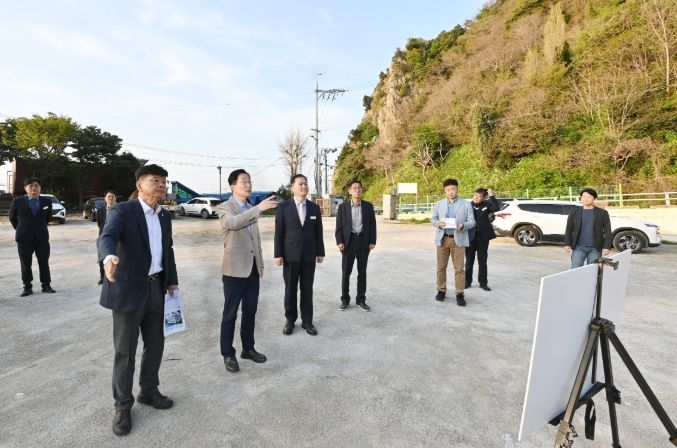 릉 찾아 독도교육원 건립 현장 점검