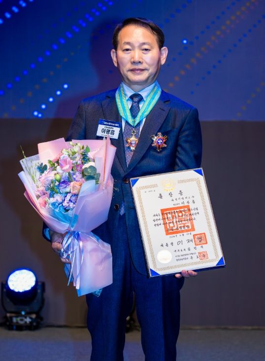 이광흠 유원이엔에프㈜ 대표, ‘은탑 산업훈장’ 수훈
